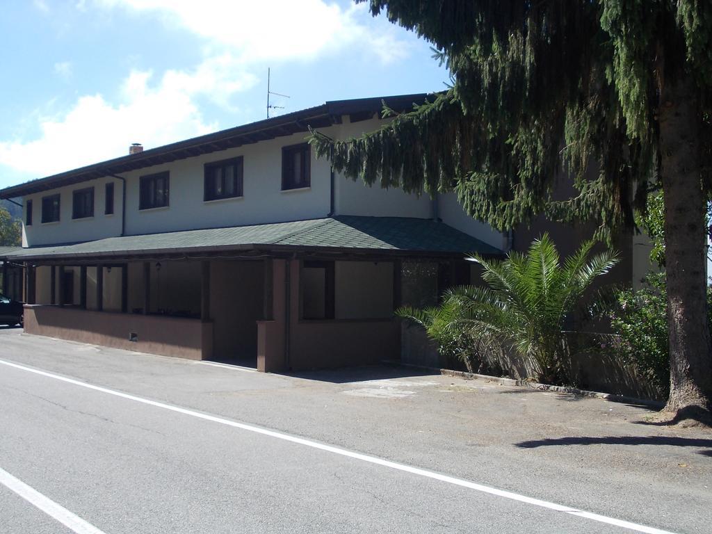 Agrihotel Papaya San Pietro Apostolo Dış mekan fotoğraf
